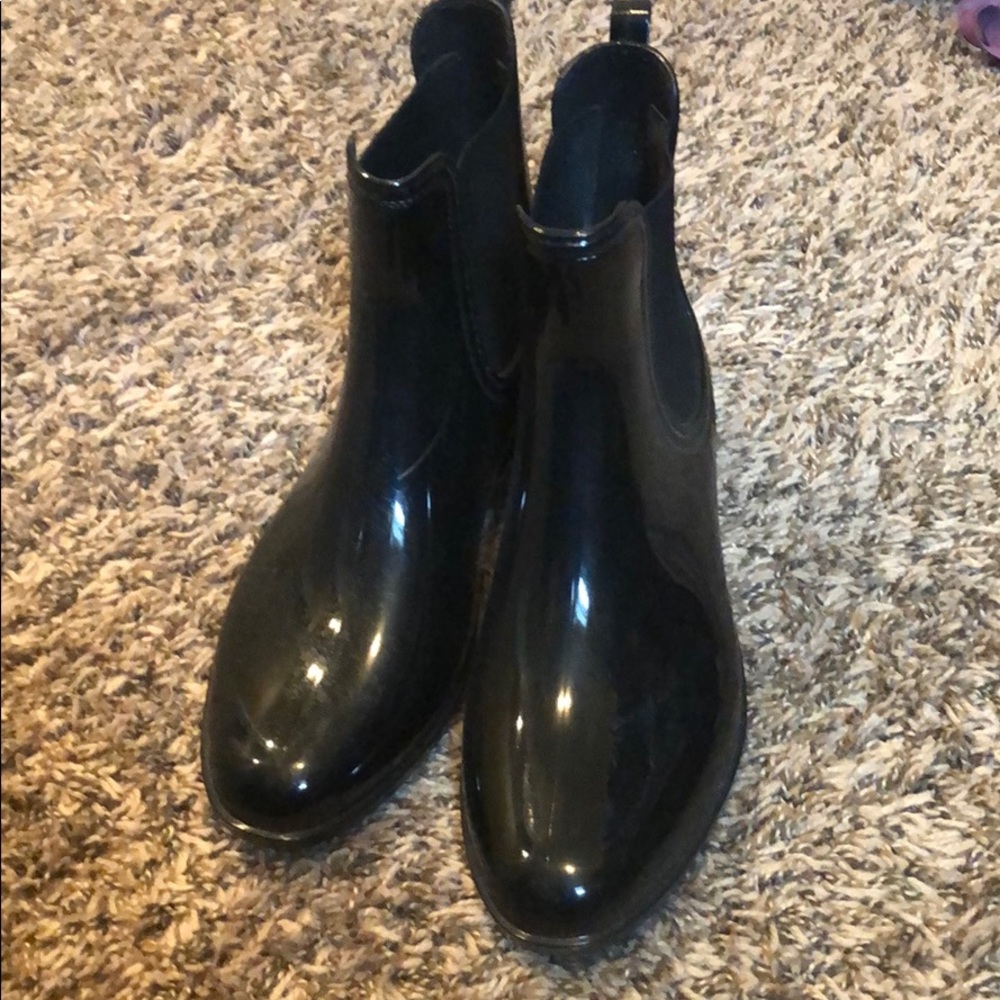 NWOT Justfab ankle rain boots.